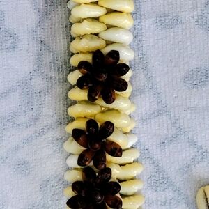 Cowire Pacific Islanders Jewelry From The Polynesians.